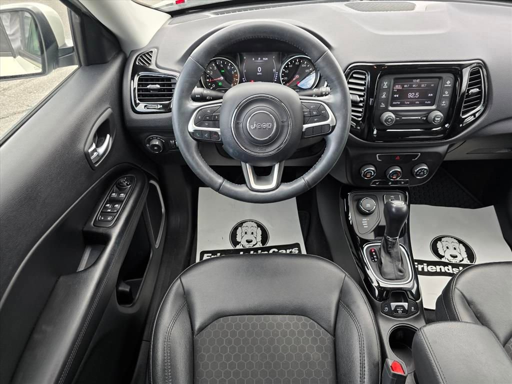 Used 2018 Jeep Compass Latitude image 3