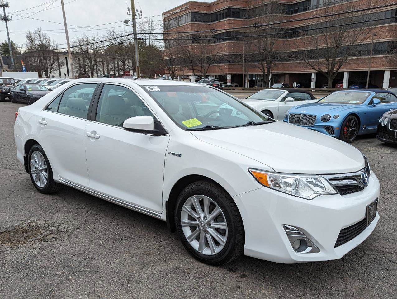 Used 2013 Toyota Camry XLE w/ Leather Pkg FWD image 5