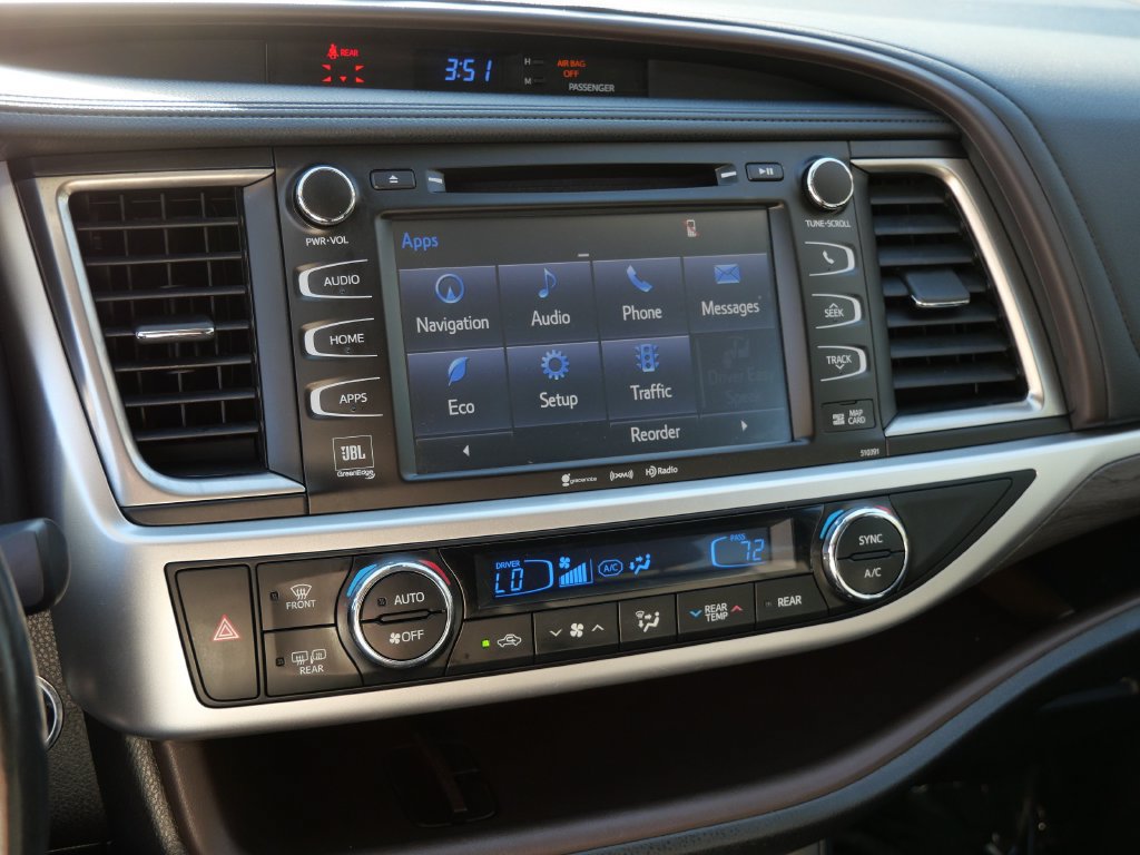 Certified 2019 Toyota Highlander Limited Platinum AWD/4WD image 22