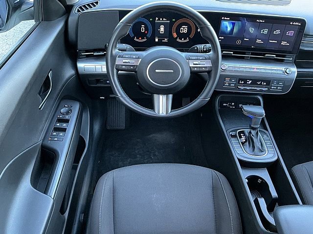 Used 2025 Hyundai Kona SEL image 5