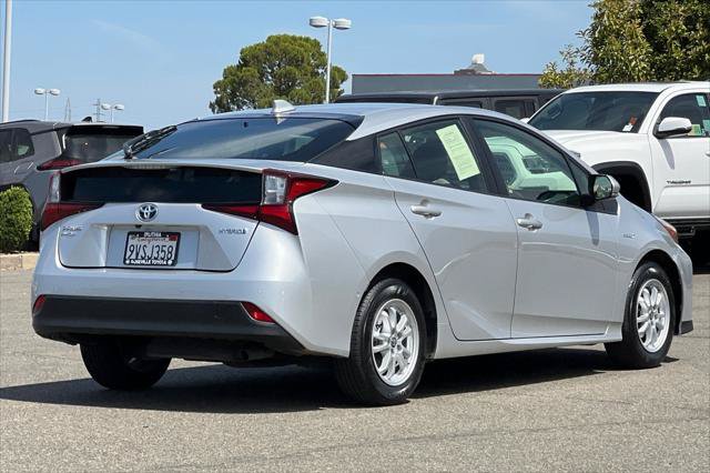 Certified 2021 Toyota Prius LE AWD/4WD image 2