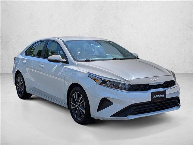 Used 2023 Kia Forte LXS w/ LXS Technology Package FWD image 3