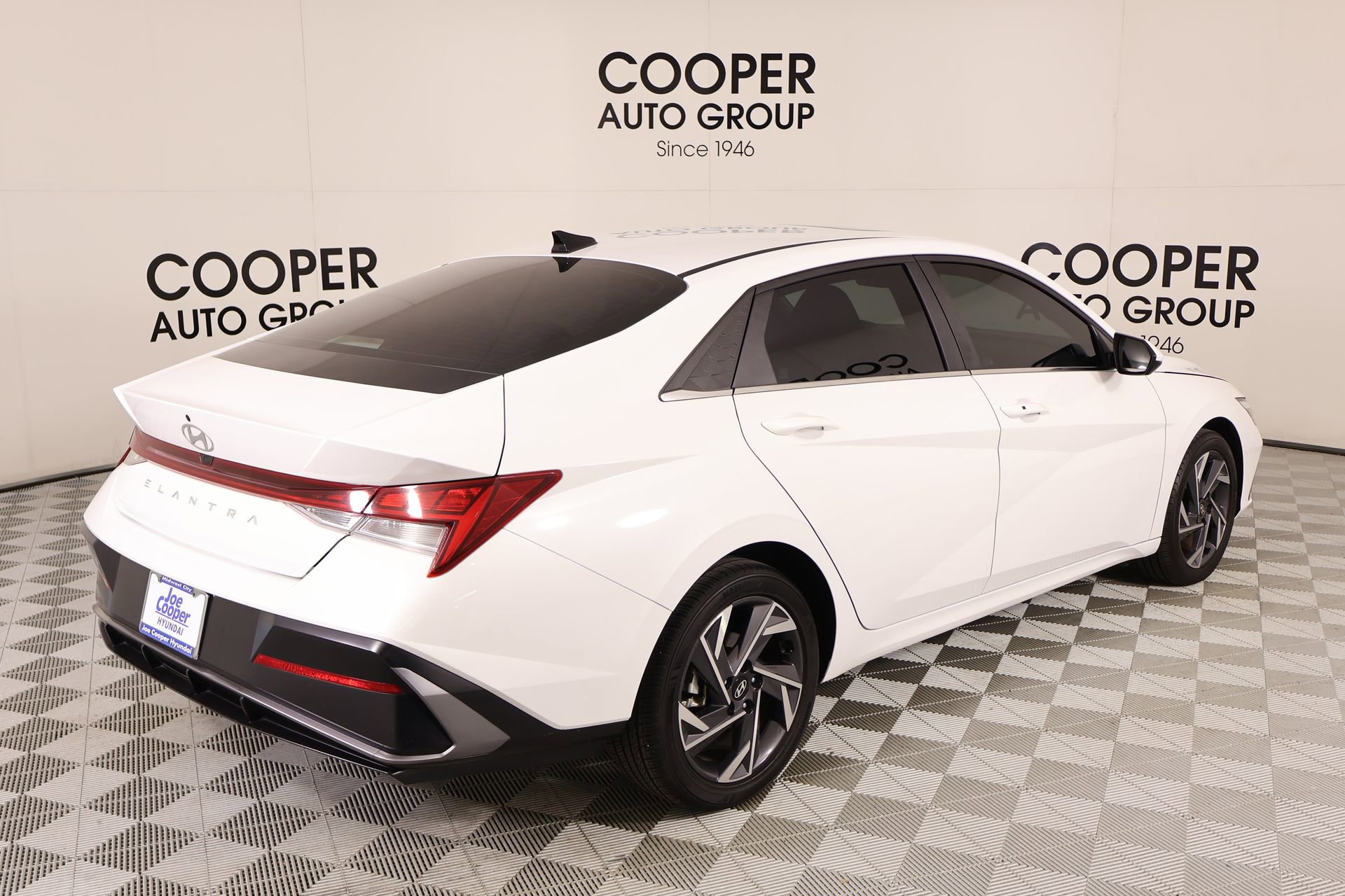 Used 2024 Hyundai Elantra SEL w/ Convenience Package image 22