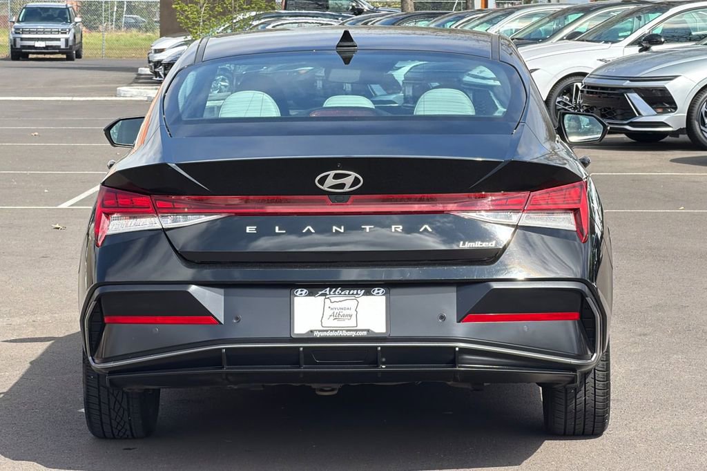 Certified 2024 Hyundai Elantra Limited image 9