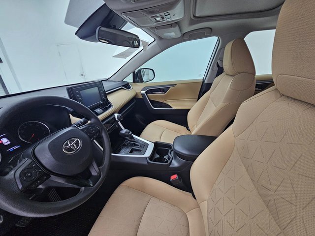 Used 2021 Toyota RAV4 XLE w/ Convenience Package image 8