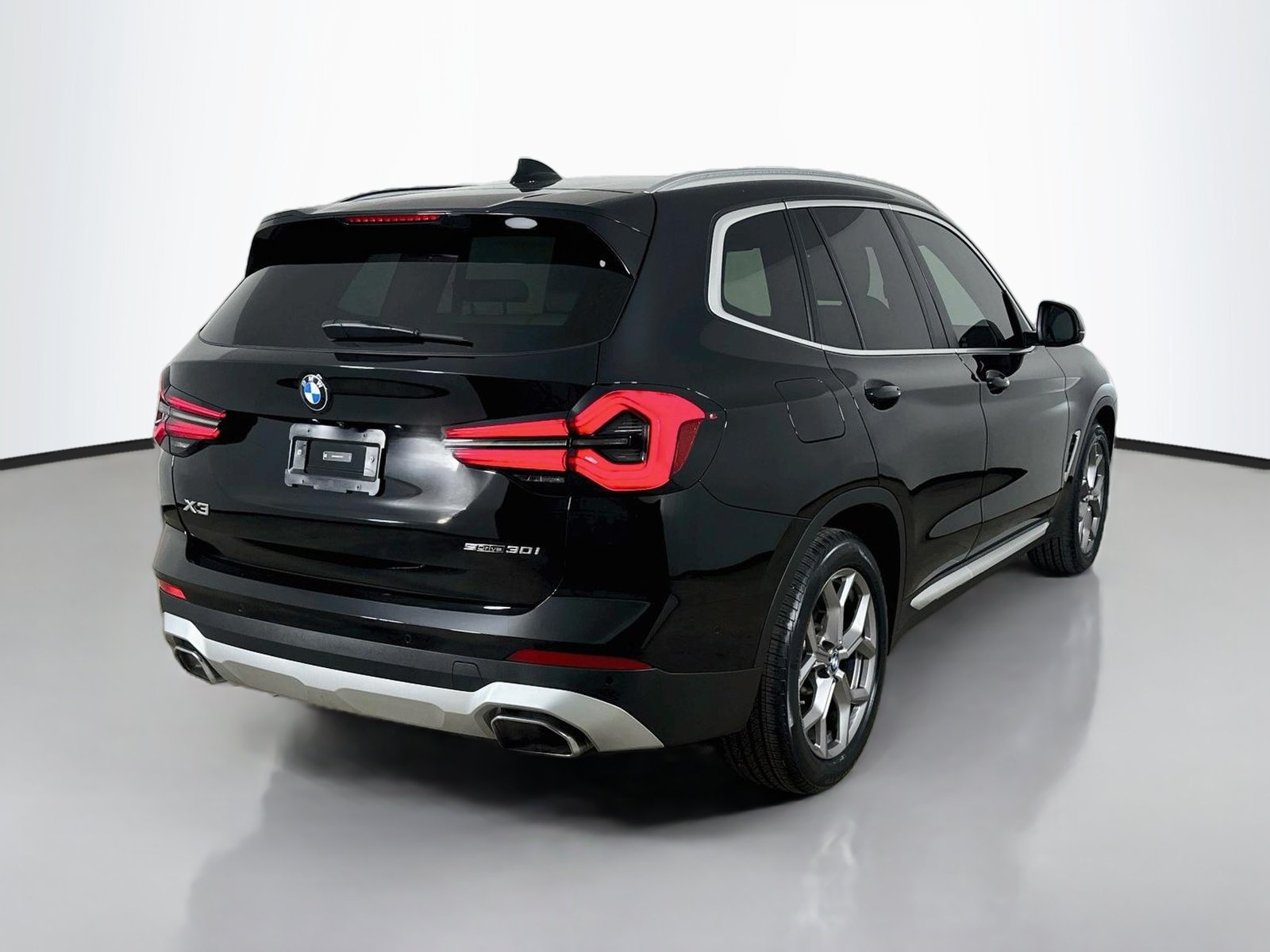 Used 2024 BMW X3 sDrive30i w/ Convenience Package RWD image 5