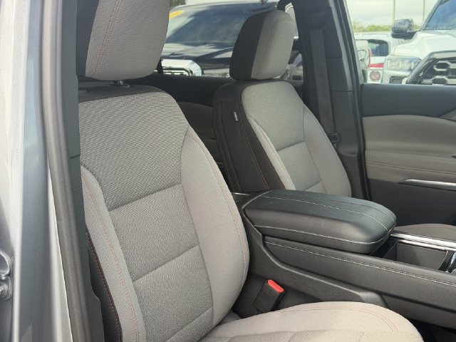 Used 2026 Chevrolet Traverse LT w/ Driver Confidence Package FWD image 18