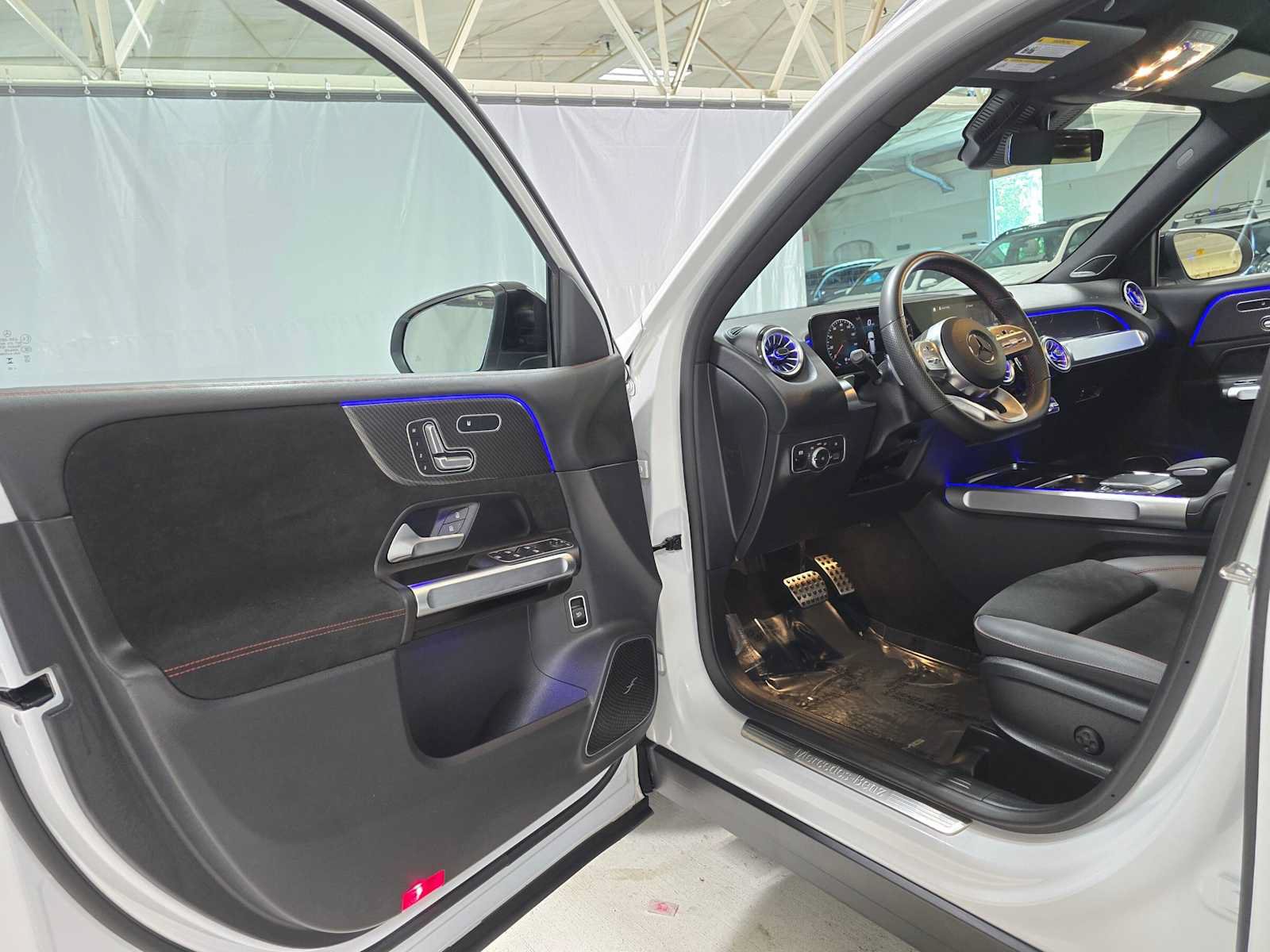 Used 2023 Mercedes-Benz GLB 250 4MATIC image 19