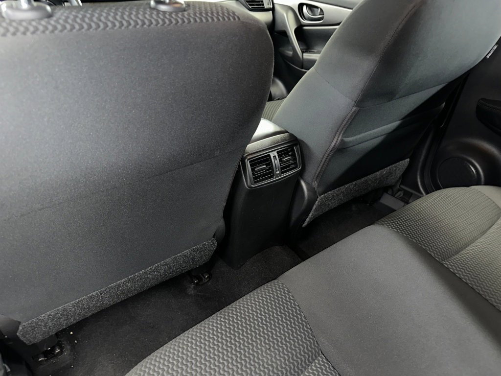Used 2018 Nissan Rogue Sport S w/ S Appearance Package AWD/4WD image 17