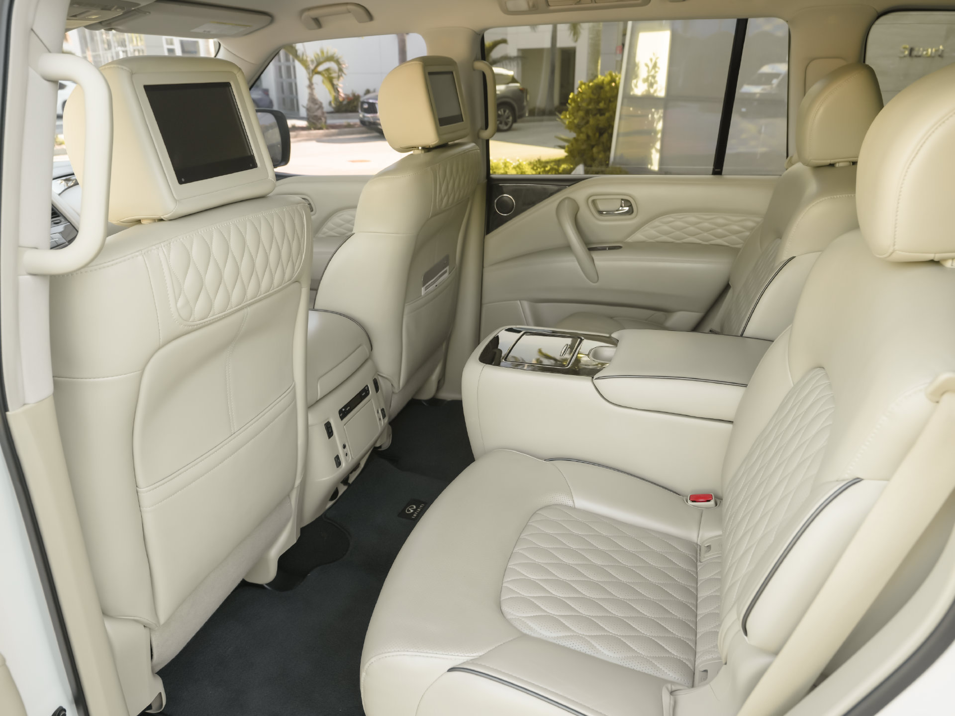 Used 2019 INFINITI QX80 Luxe w/ 22" Wheel Package RWD image 4