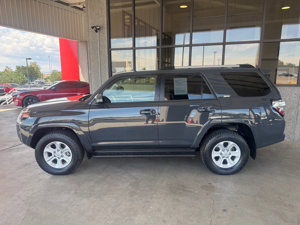 Used 2024 Toyota 4Runner SR5 Premium image 2