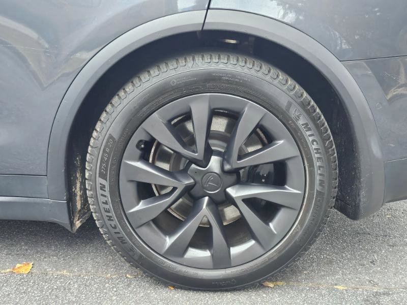 Used 2022 Tesla Model X image 21