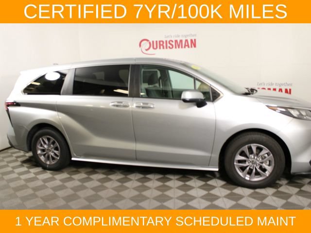 Used 2024 Toyota Sienna LE AWD/4WD image 15