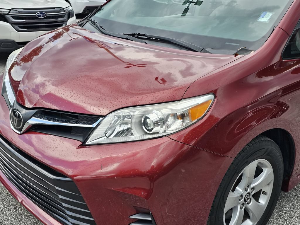 Used 2018 Toyota Sienna LE FWD image 6