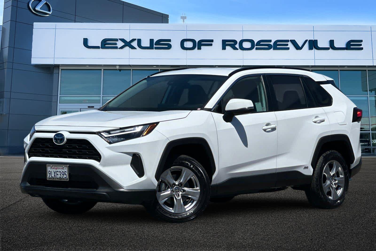 Used 2024 Toyota RAV4 XLE AWD/4WD image 1