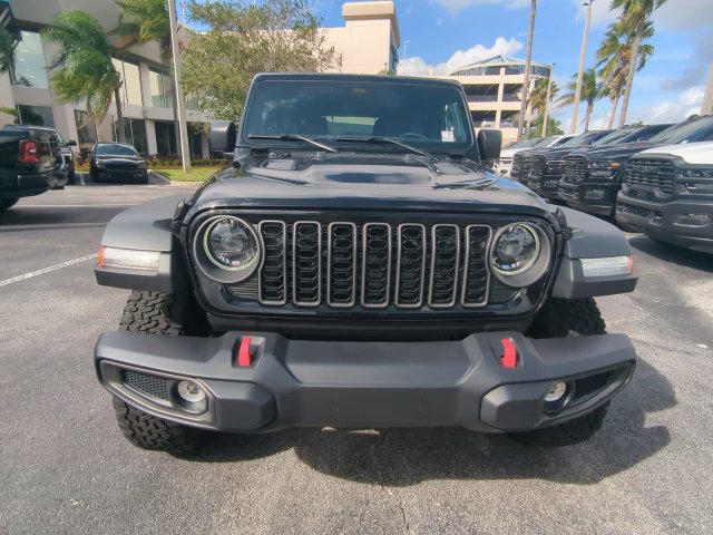 Used 2025 Jeep Wrangler Unlimited Rubicon w/ Convenience Group AWD/4WD image 9