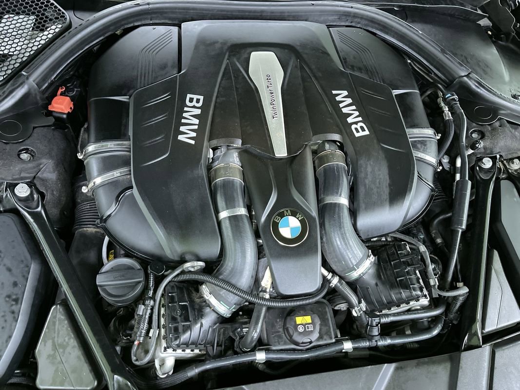 Used 2016 BMW 750i xDrive image 31