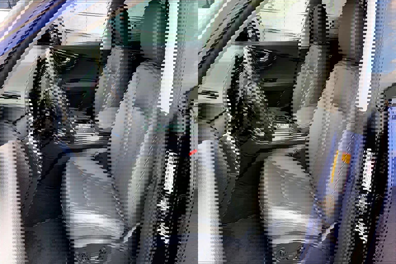 Used 2019 Audi Q8 Prestige image 8