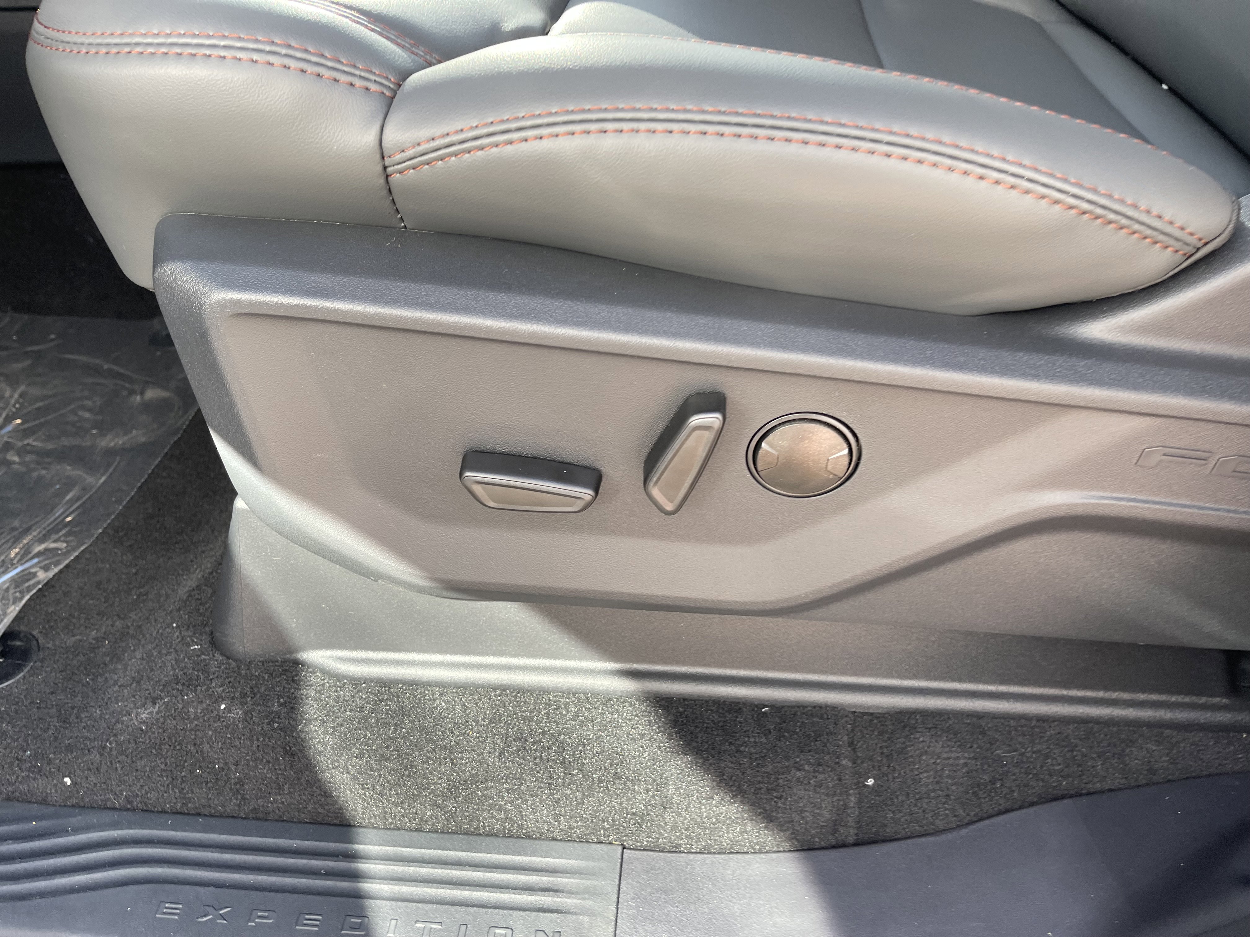 New 2025 Ford Expedition Max Active image 8