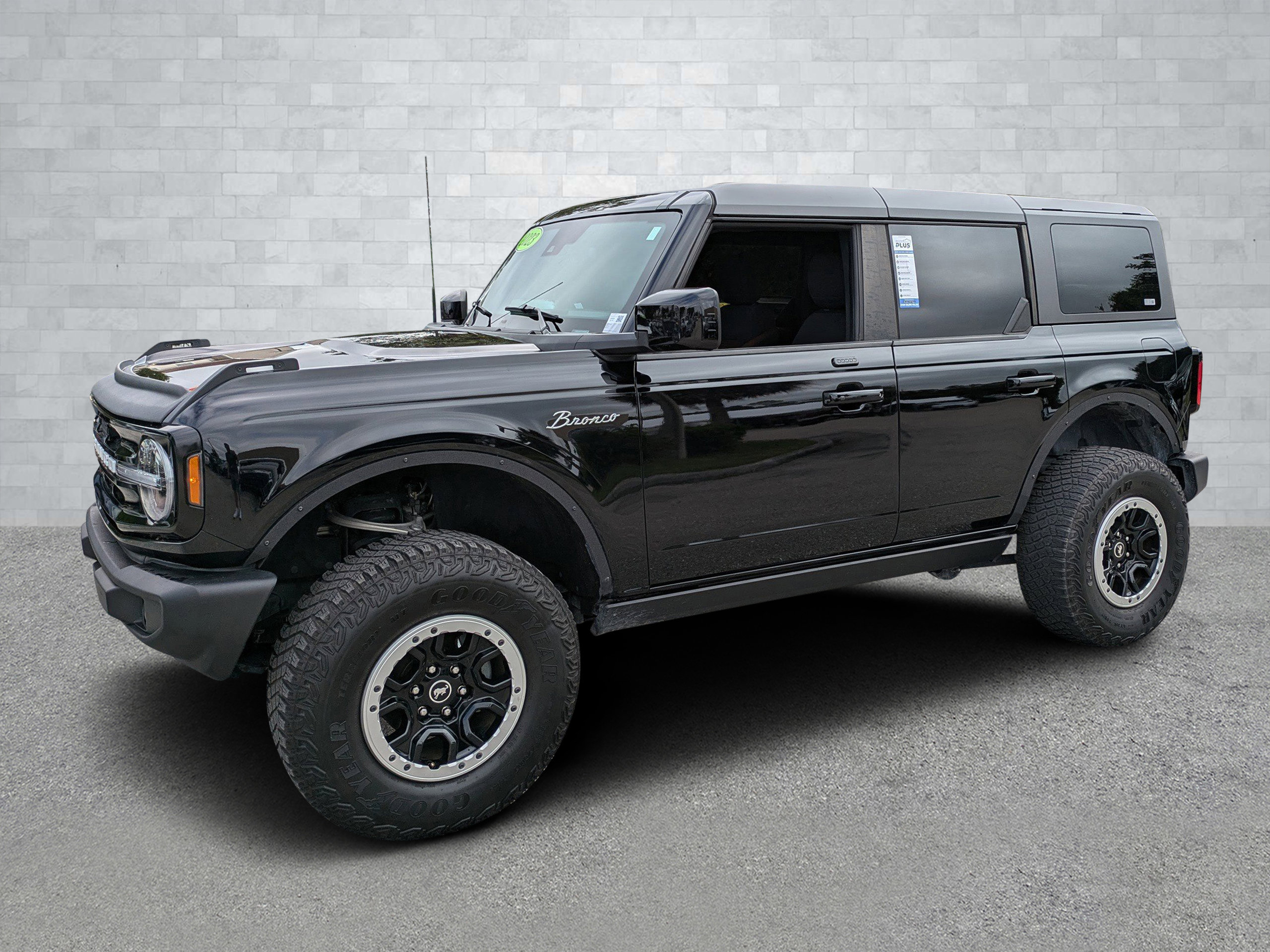 Used 2023 Ford Bronco Outer Banks image 9