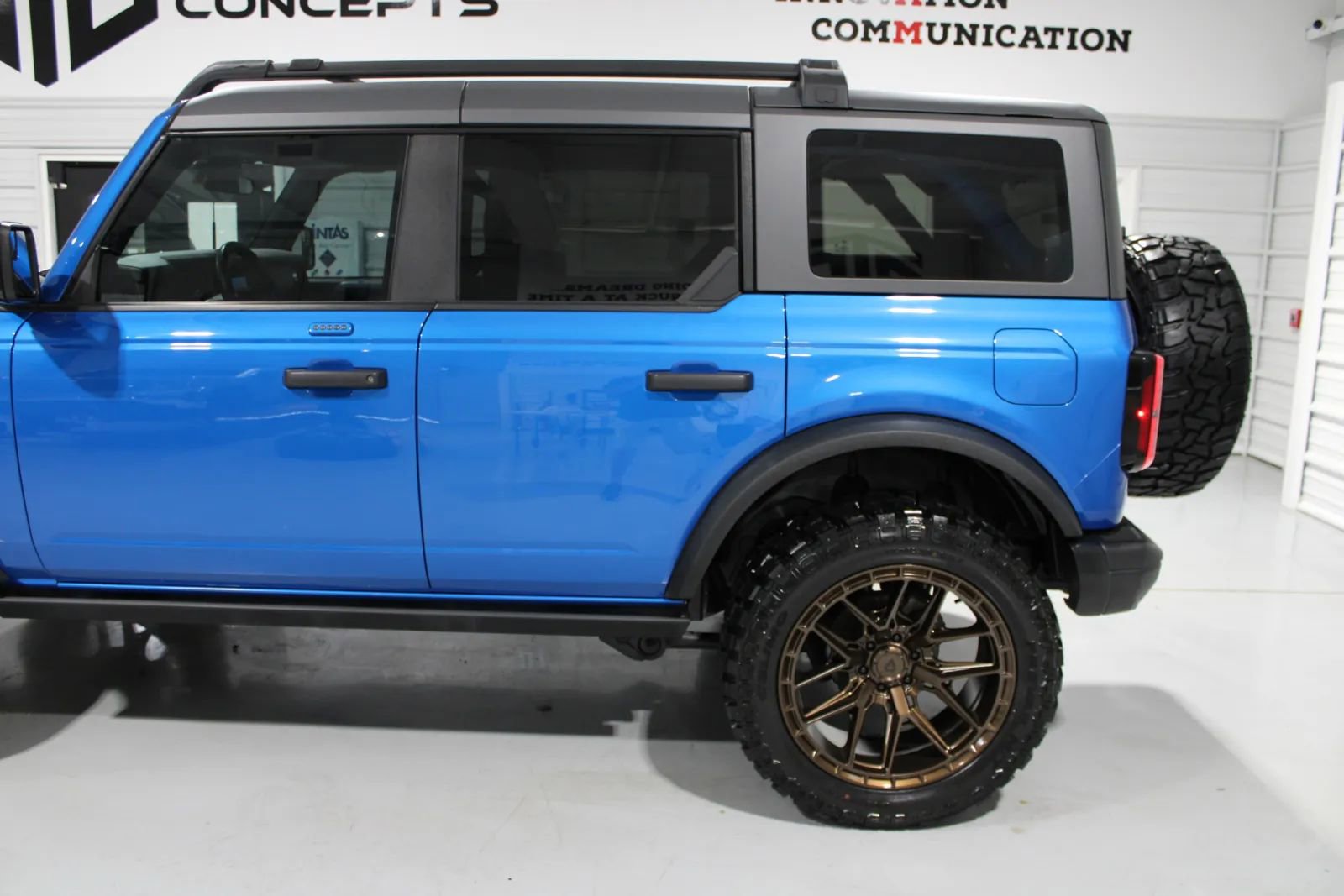 Used 2023 Ford Bronco Badlands AWD/4WD image 6