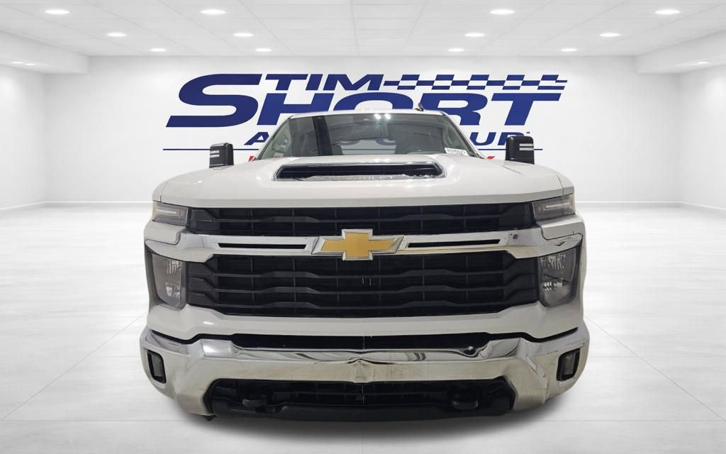 Used 2024 Chevrolet Silverado 2500 LT w/ Convenience Package image 2