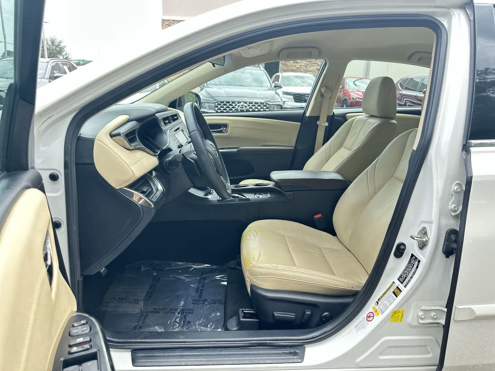 Used 2016 Toyota Avalon XLE FWD image 2