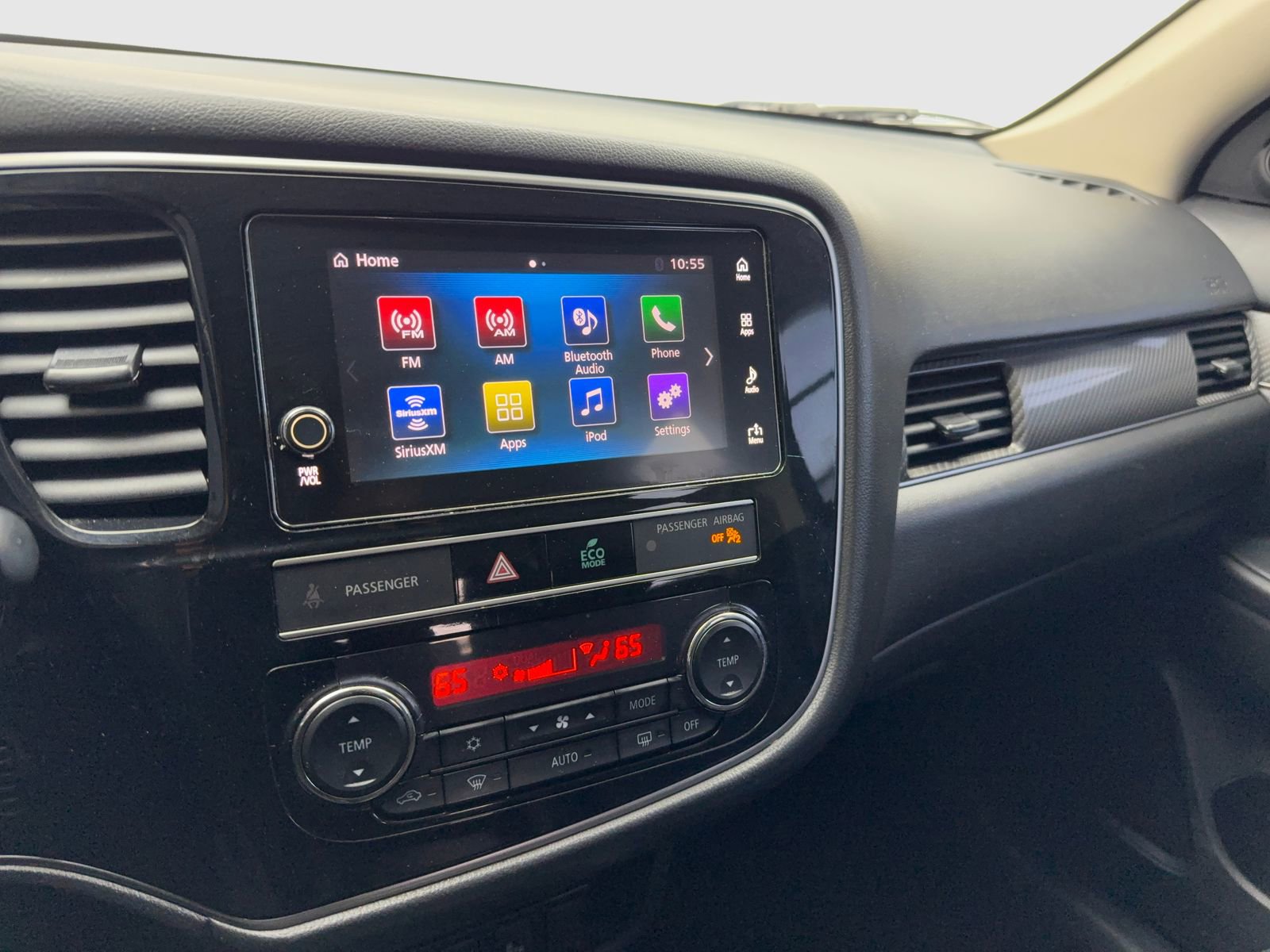 Used 2019 Mitsubishi Outlander SEL image 24