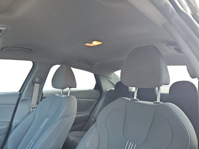 Used 2023 Hyundai Elantra SEL w/ Convenience Package FWD image 9