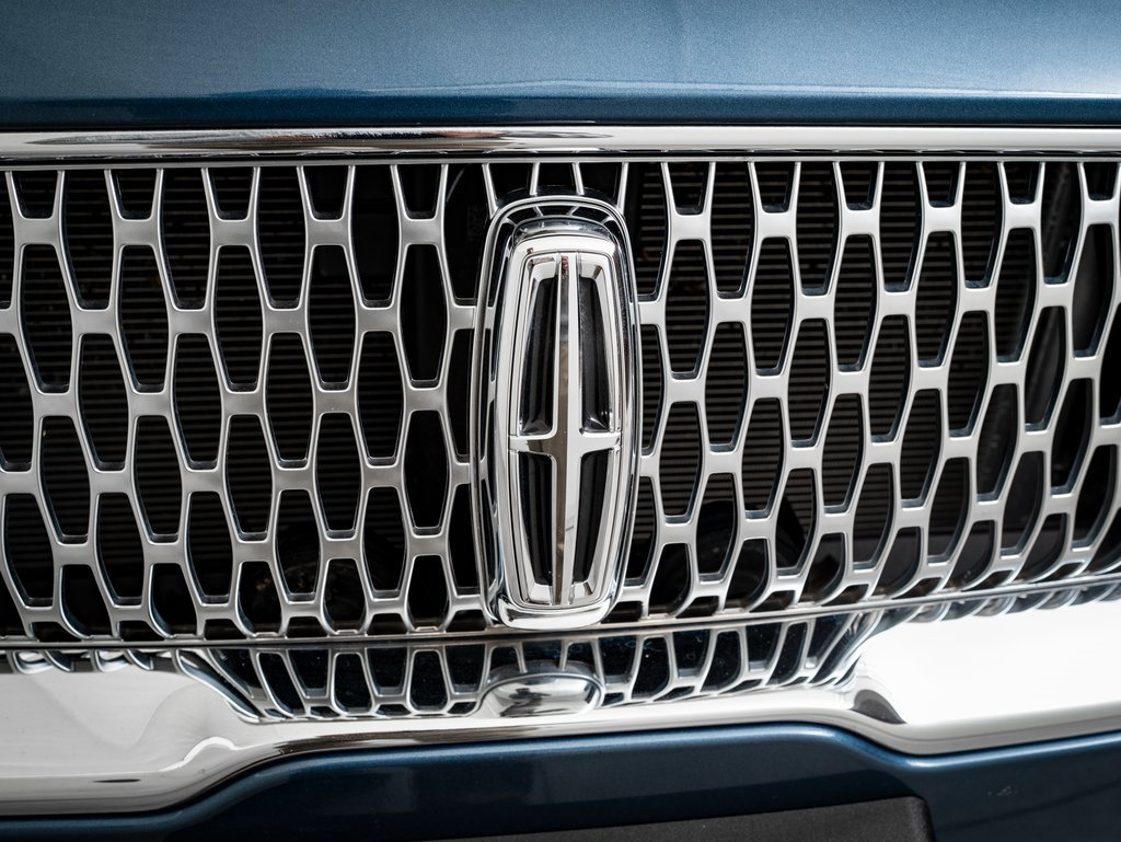 Used 2019 Lincoln Nautilus Select image 3