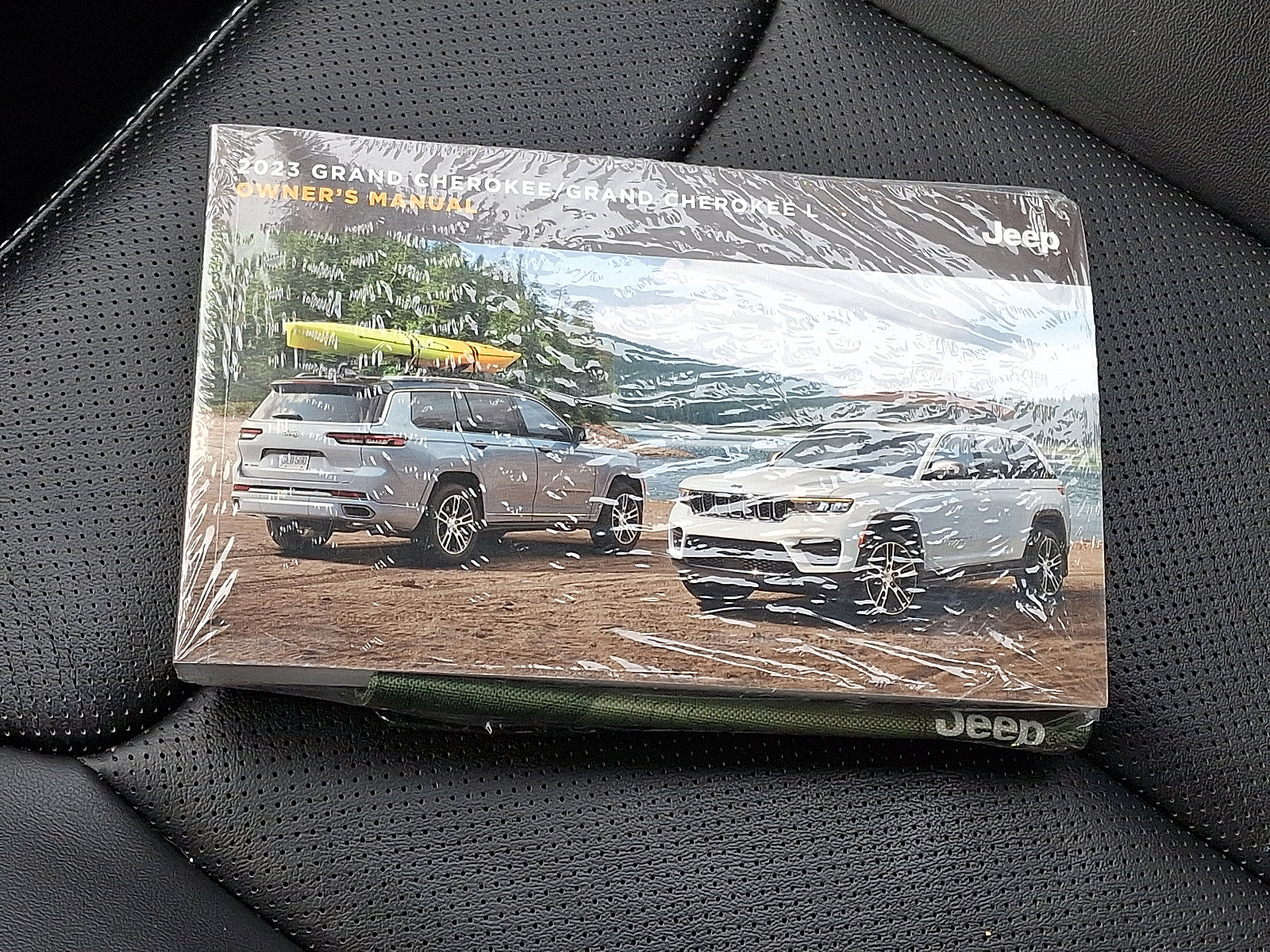 Used 2023 Jeep Grand Cherokee Limited w/ Luxury Tech Group II image 26