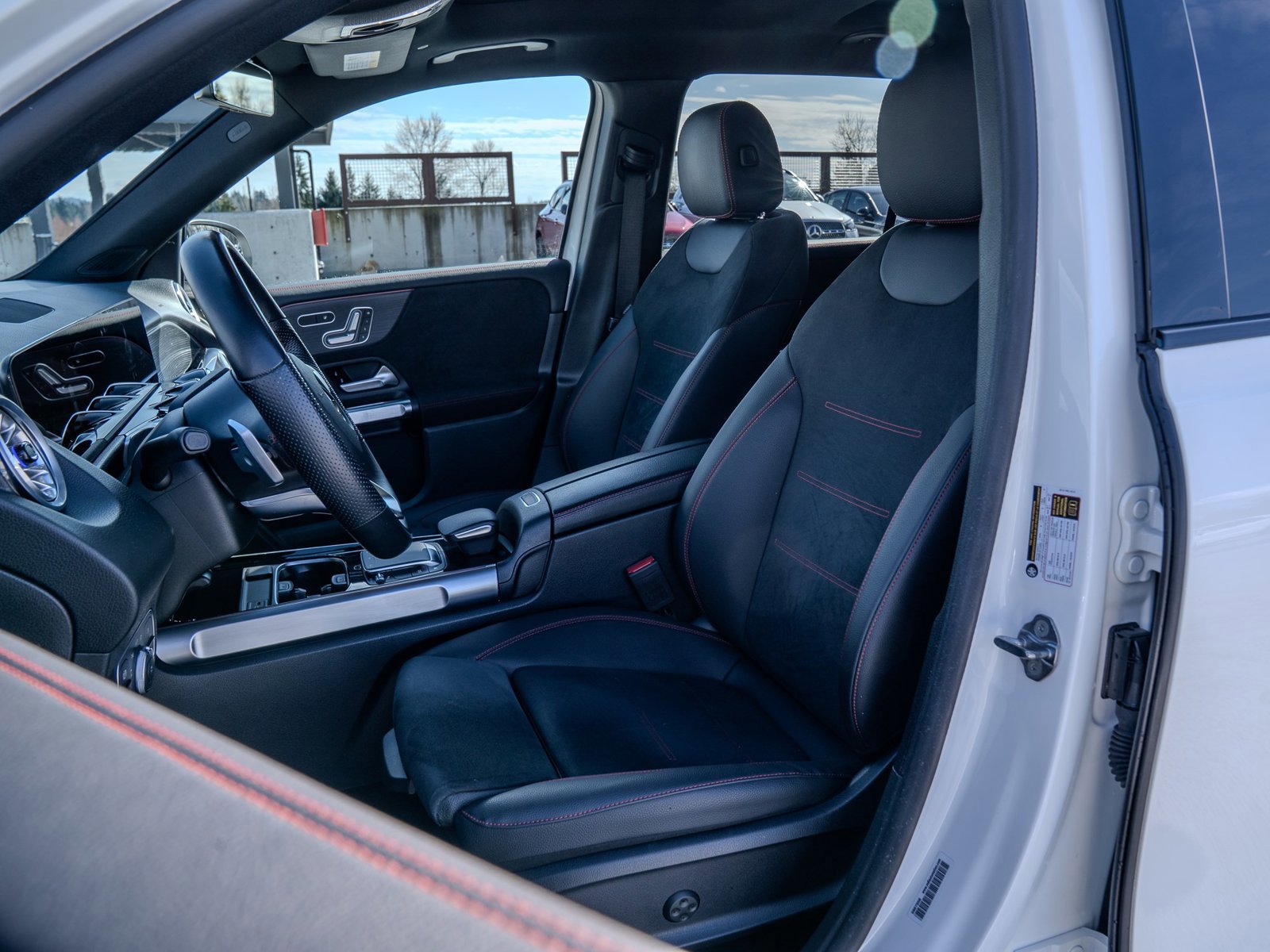 Certified 2023 Mercedes-Benz GLB 250 4MATIC image 15