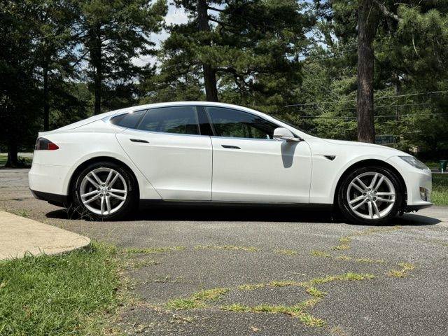 Used 2015 Tesla Model S 85 RWD image 30