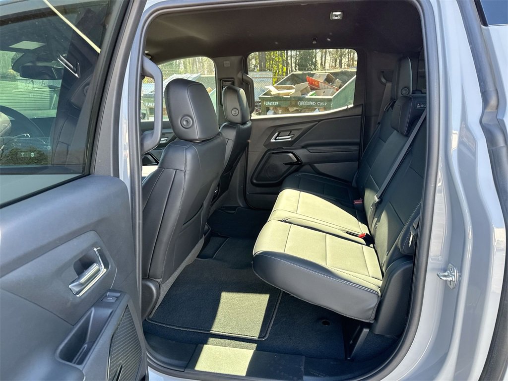 Used 2025 Chevrolet Silverado EV LT image 27