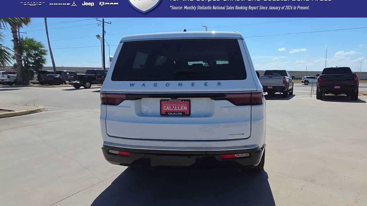 Certified 2024 Jeep Wagoneer Series II w/ Flexible Seating Group RWD image 7