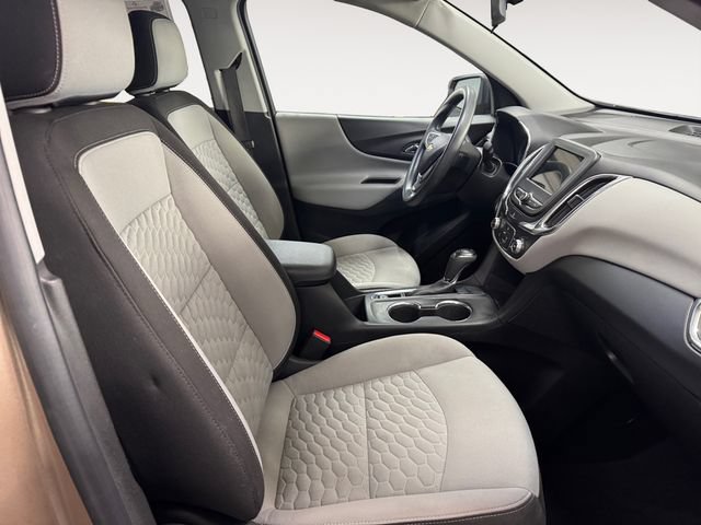 Used 2019 Chevrolet Equinox LS w/ LS Convenience Package FWD image 4