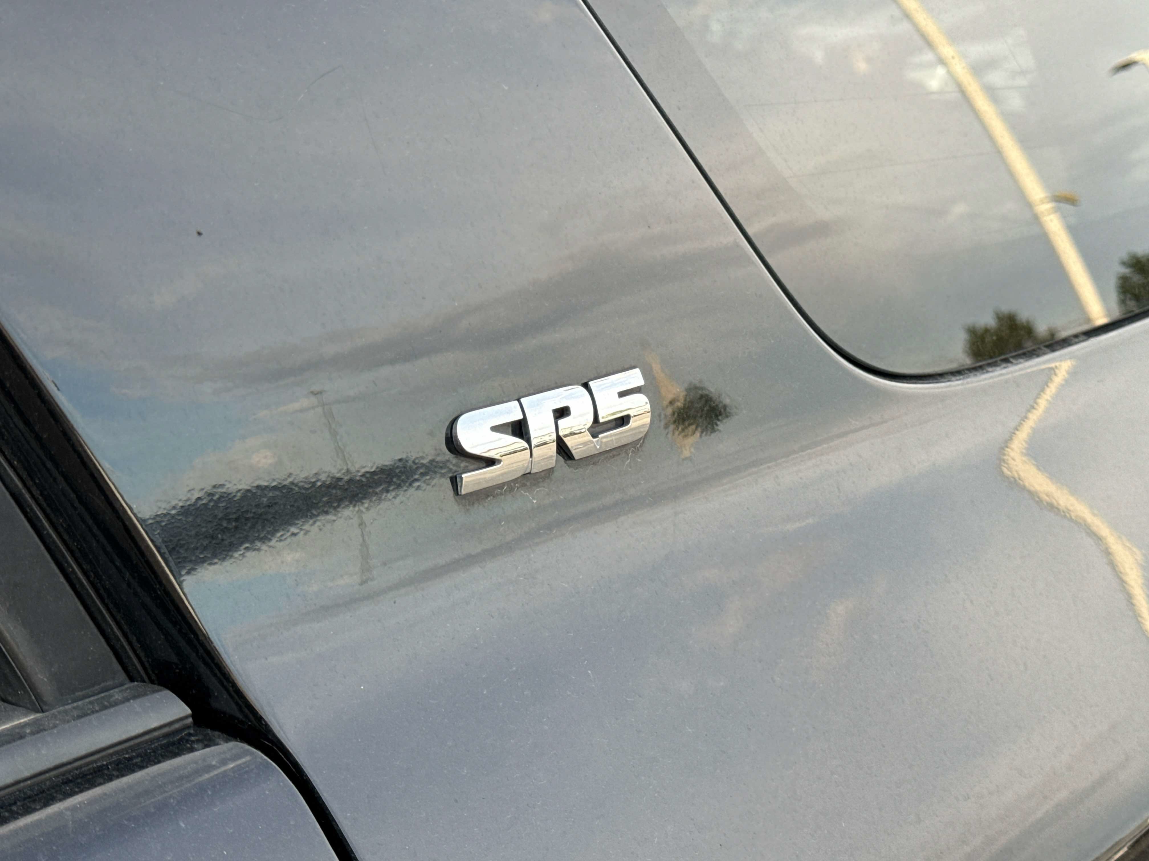 Used 2018 Toyota 4Runner SR5 AWD/4WD image 10