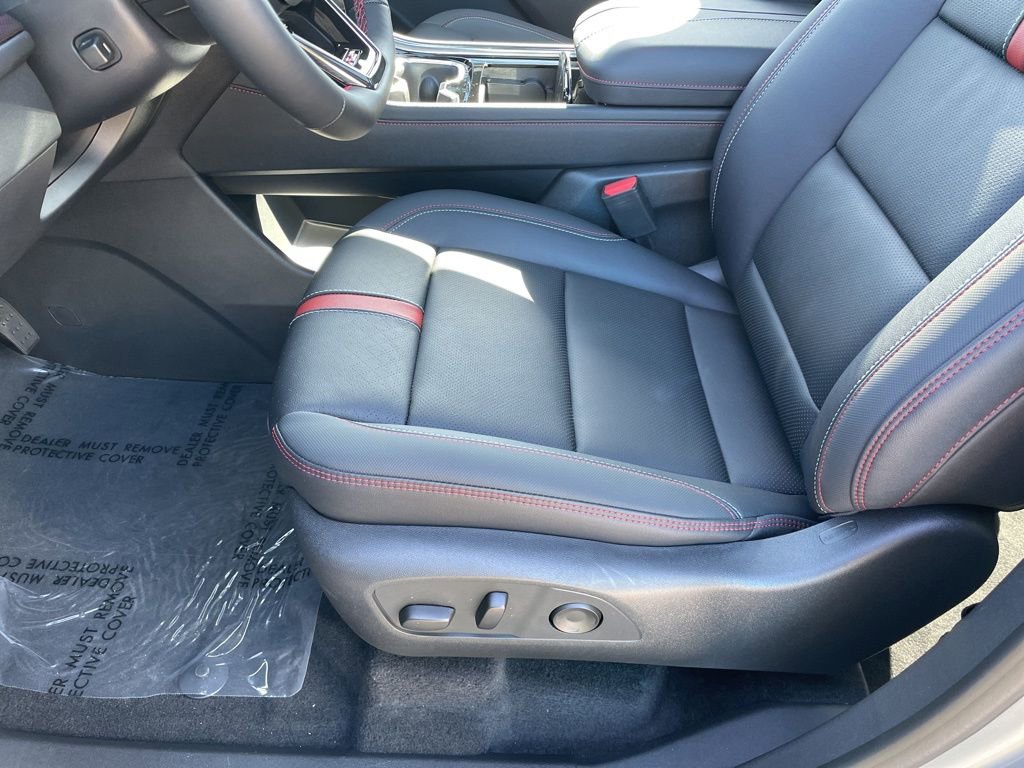 New 2026 Chevrolet Traverse RS image 9