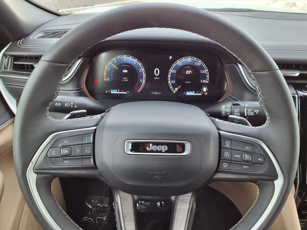 Used 2024 Jeep Grand Cherokee Limited image 11