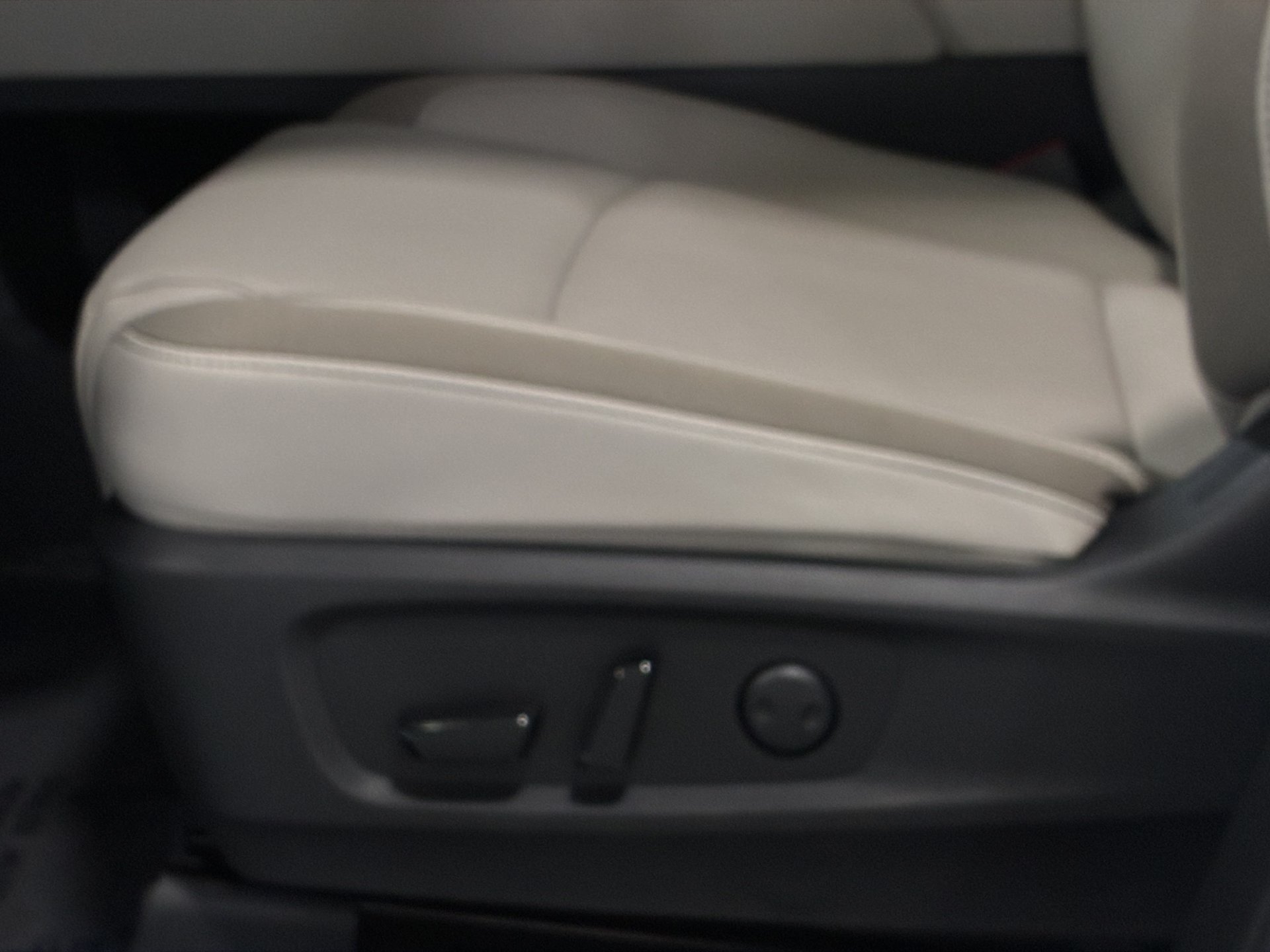 New 2026 Nissan Pathfinder SL FWD image 28