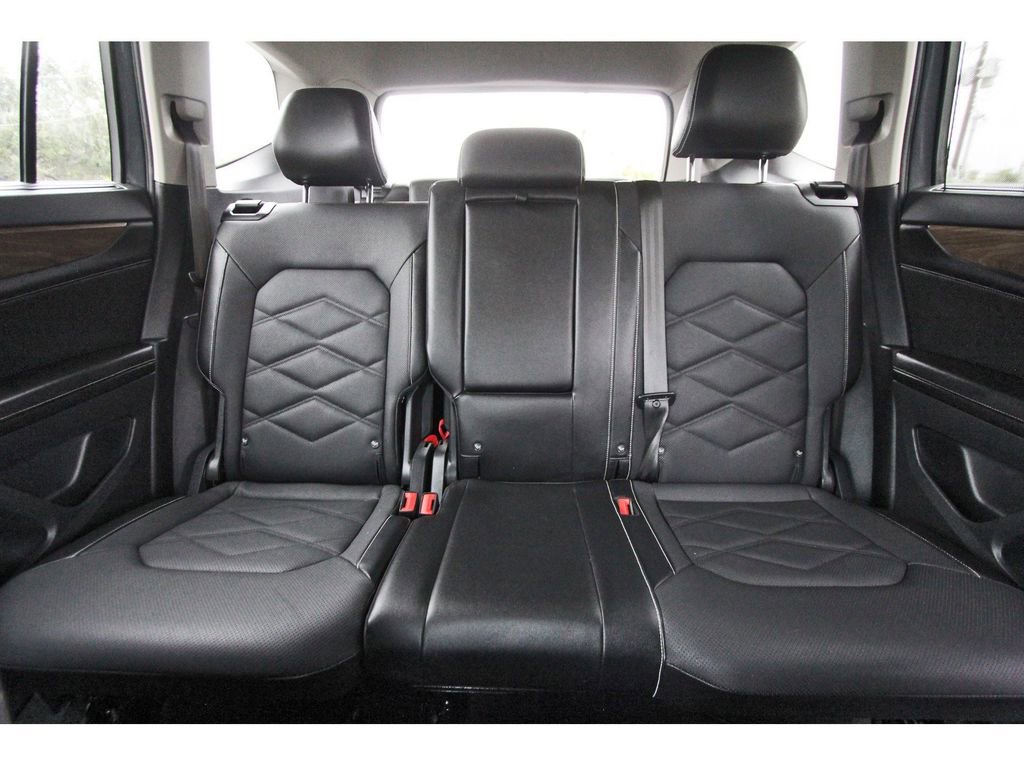 Used 2024 Volkswagen Atlas SE w/ Black Wheel Package image 17