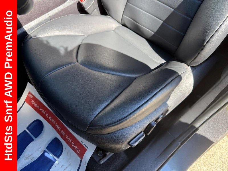 Used 2023 Toyota Highlander XLE AWD/4WD image 18