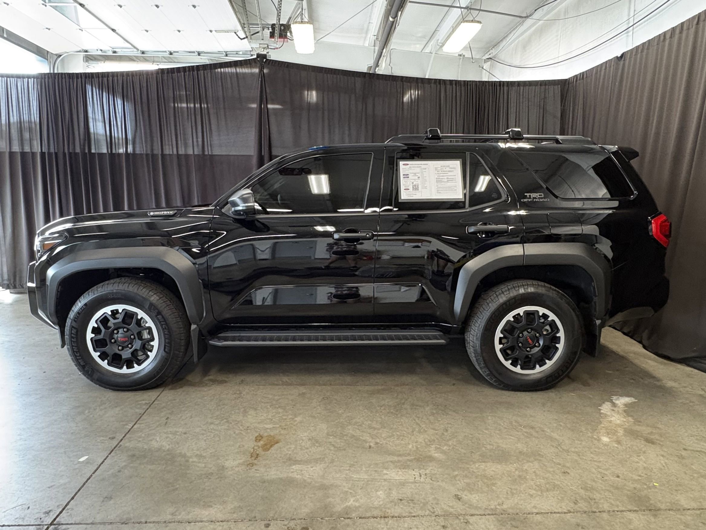Certified 2025 Toyota 4Runner TRD Off-Road Premium AWD/4WD image 2