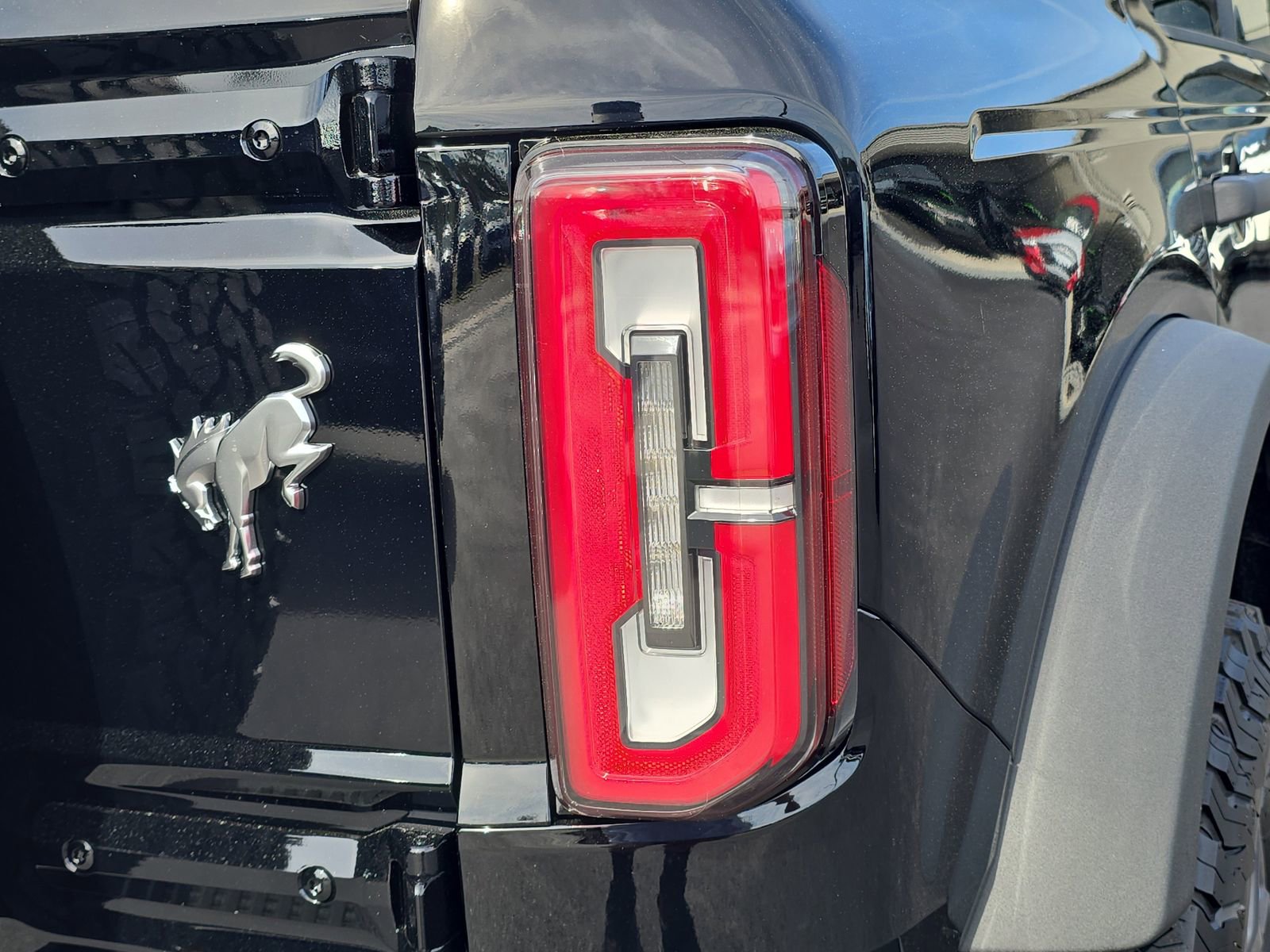 New 2025 Ford Bronco Badlands image 6