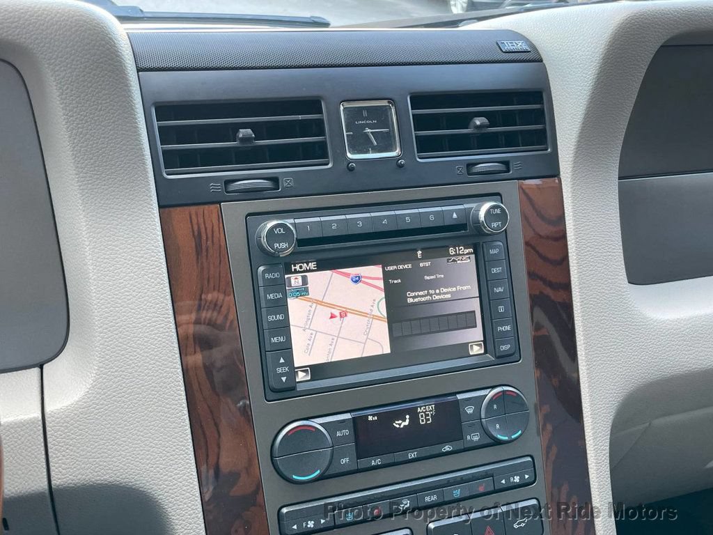 Used 2011 Lincoln Navigator 2WD image 22