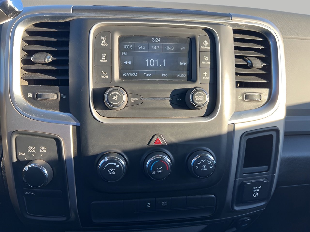 Used 2014 RAM 3500 SLT w/ Protection Group image 12