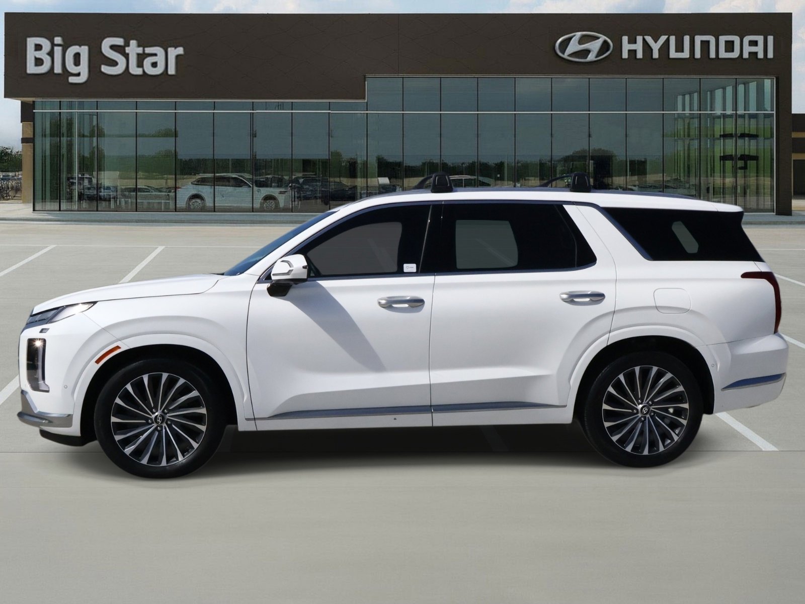 Used 2023 Hyundai Palisade Calligraphy image 2