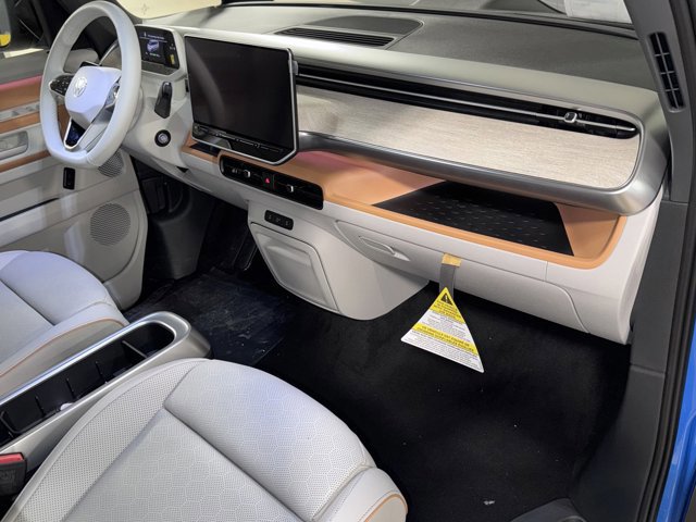 New 2025 Volkswagen ID. Buzz 1st Edition image 18