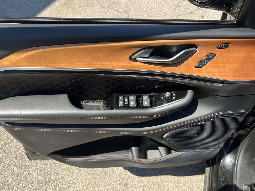 Used 2022 Jeep Grand Cherokee Summit AWD/4WD image 16