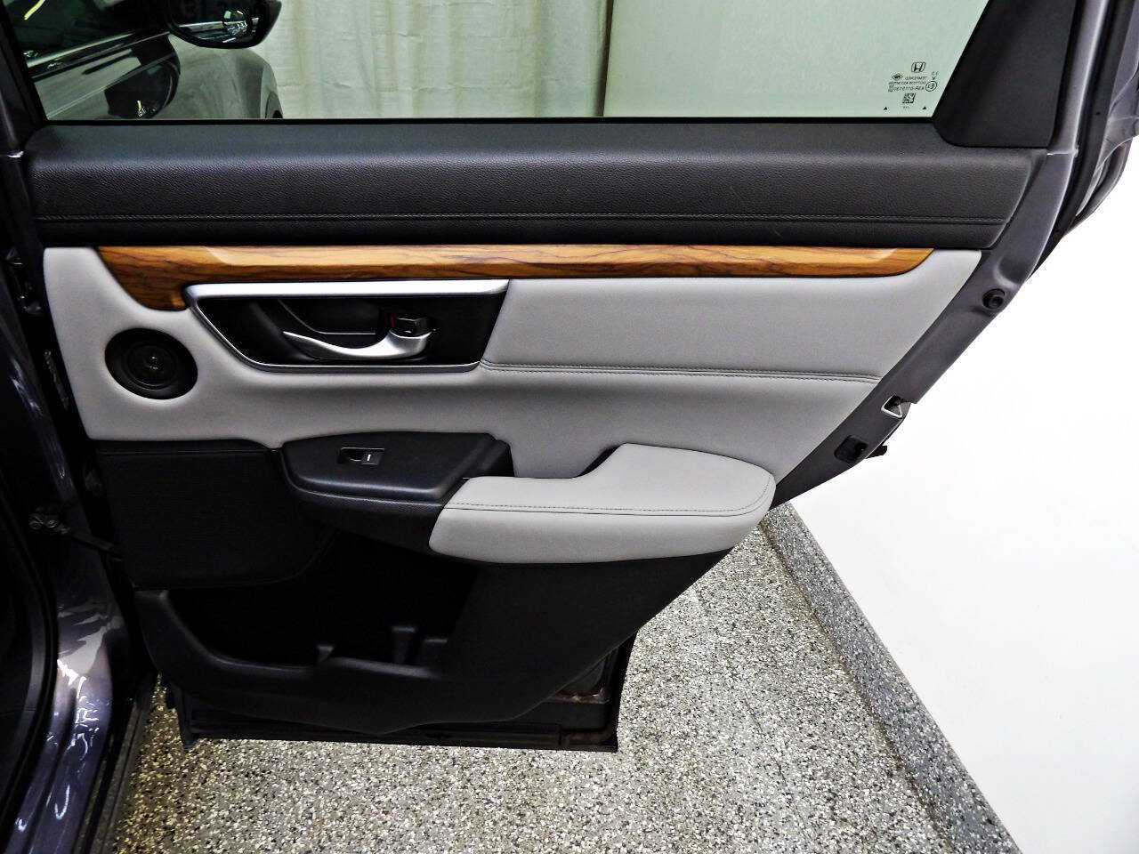 Used 2017 Honda CR-V Touring image 12